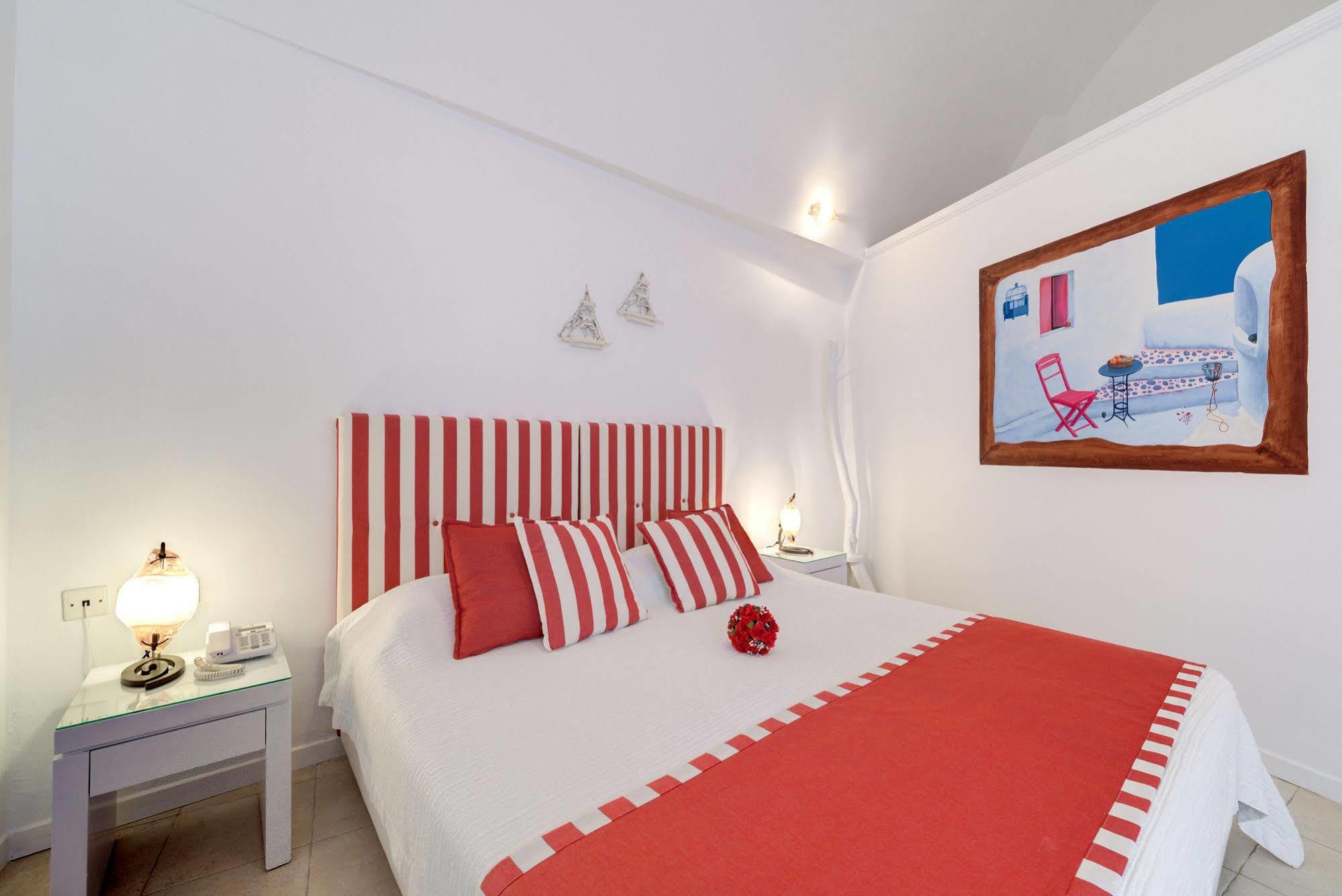 Dream Island Hotel Fira  Ngoại thất bức ảnh
